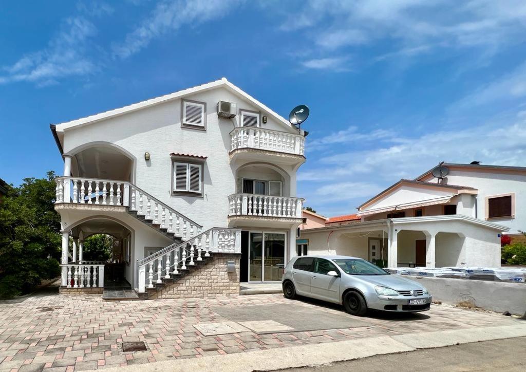 Aneri Apartment